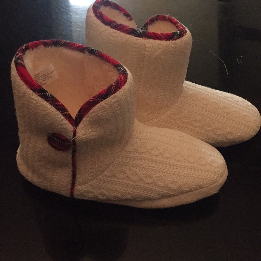 Slippers cream with red plaid